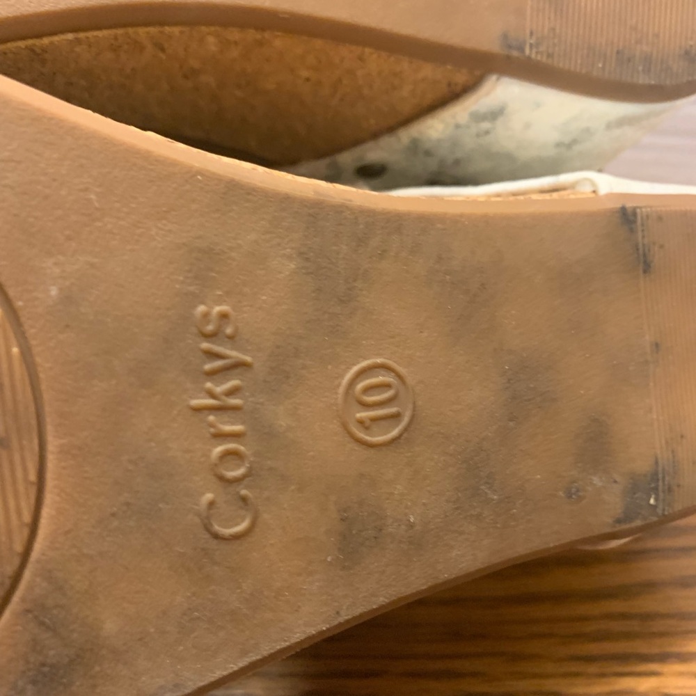 White and Silver boutique, by Corkys Wedge Sandals Size10 Comfortable cork wedge - Picture 10 of 10